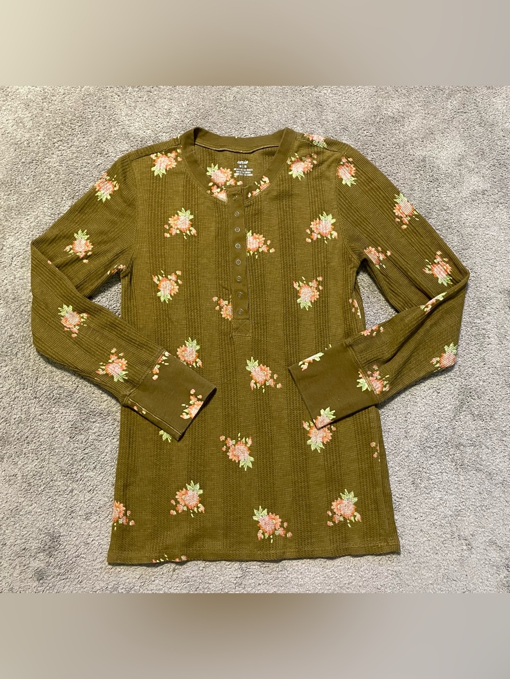 Aerie Waffle Knit Henley Shirt Womens M Floral Olive Green Snap Buttons